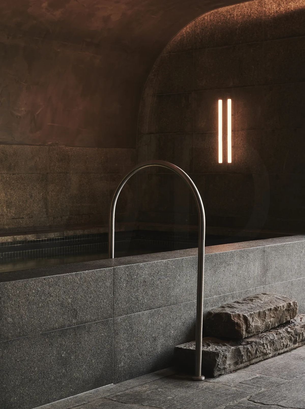 Spas and recovery centres